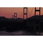 夜明け前のしまなみ海道来島大橋 