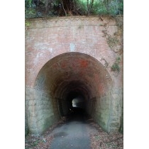 旧尾道鉄道のトンネル