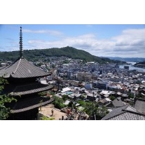 夏の尾道市街地