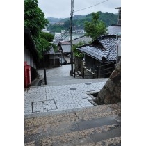 雨の千光寺新道