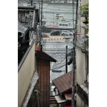 雨の千光寺新道から見る尾道渡船