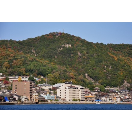 向島・兼吉から見た秋の浄土寺山