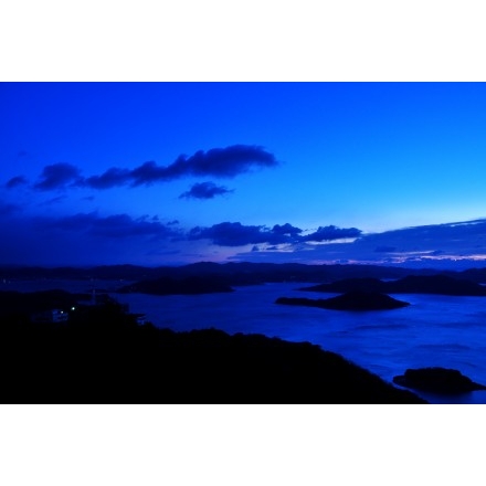 高見山から見た夜明け前の風景