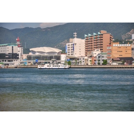 向島・兼吉地区から見た尾道市街地