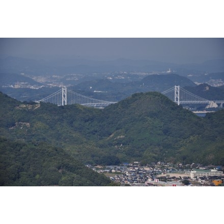 青影山頂上から見るしまなみ海道因島大橋