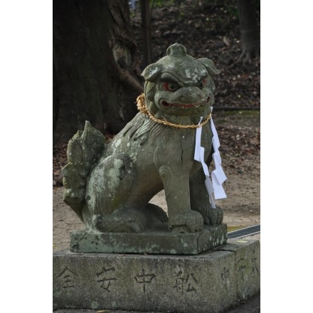 艮神社（因島椋浦町）の狛犬