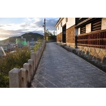 路地の夕景