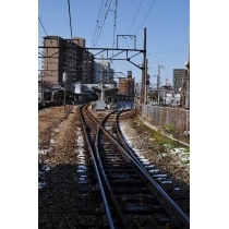 雪の残る尾道駅