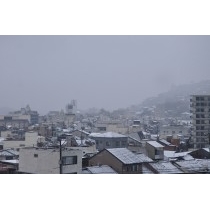雪に包まれた尾道市街地