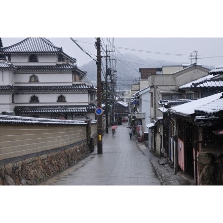 雪の西國寺参道