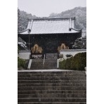 雪の西國寺仁王門
