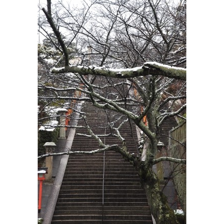 西國寺参道の雪景色