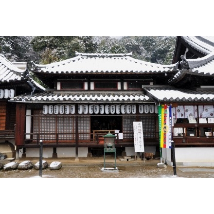 雪の西國寺不動堂