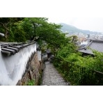 雨の天寧寺坂