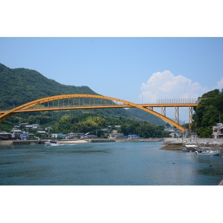 瀬戸田港から見た高根大橋