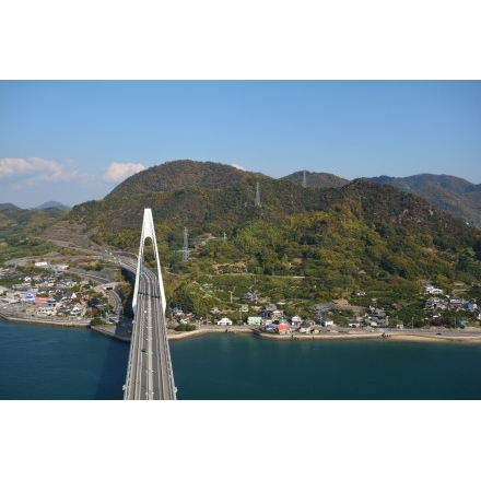 しまなみ海道生口橋塔頂からの風景