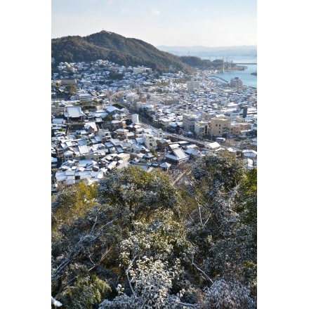 尾道市街地の雪景色