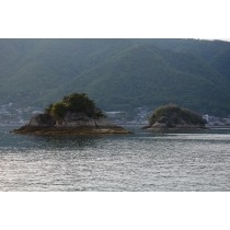 船上から見る鯨島・小鯨島