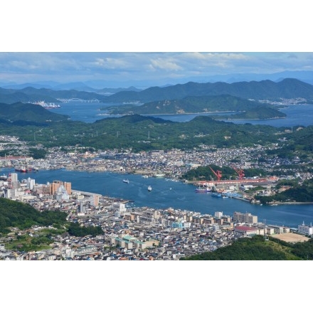 鳴滝山から見る尾道市街地一帯