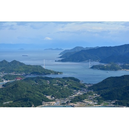鳴滝山から見るしまなみ海道因島大橋一帯