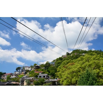 青空広がる千光寺山