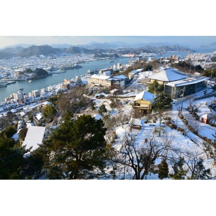 雪の千光寺公園