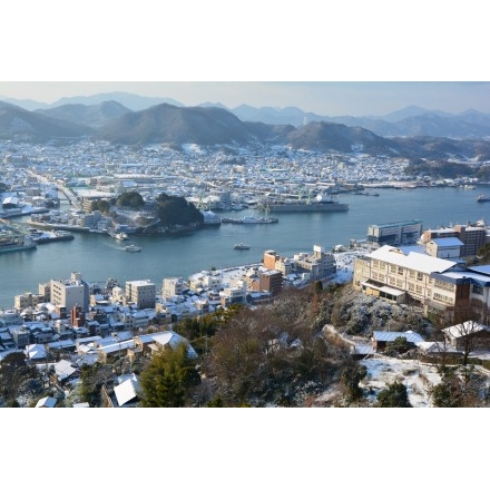 尾道市街地の雪景色