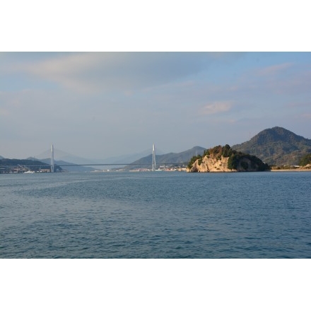 長江フェリーから見るしまなみ海道生口橋