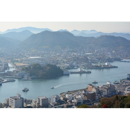 千光寺公園頂上展望台から見る尾道水道の朝風景