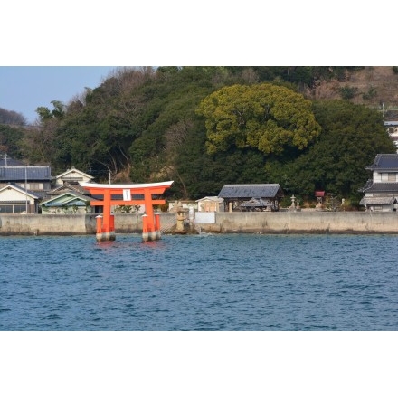 浦崎町道越の厳島神社