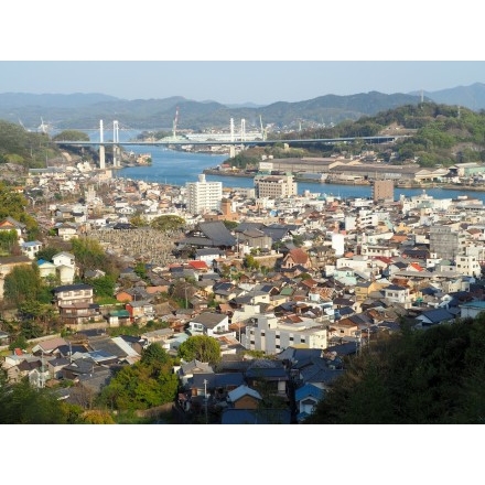 千光寺山から見る夕暮れの尾道市街地