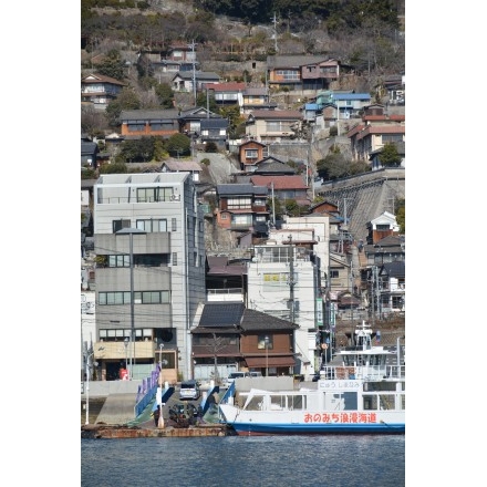 向島・兼吉地区から見る尾道の町並み