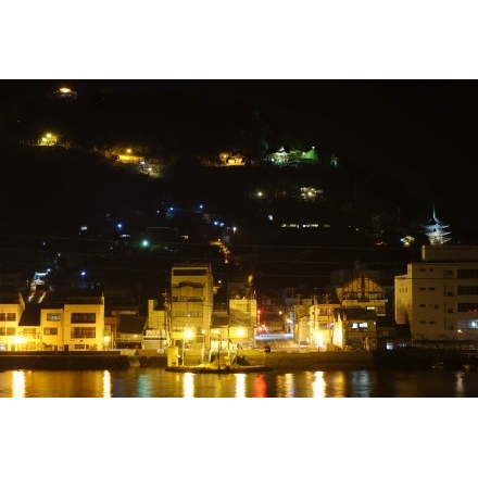 向島から見た尾道市街地の夜景
