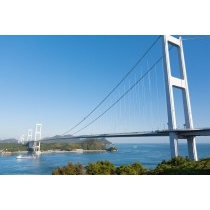来島海峡展望館から見るしまなみ海道来島海峡大橋