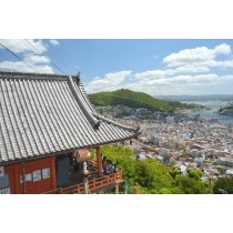 千光寺本堂越しの尾道市街地
