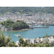 尾道水道を行く渡船