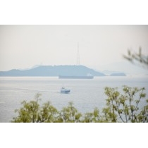 高根島灯台から見る大久野島