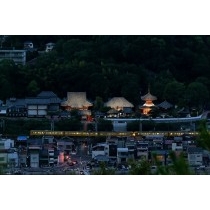 【要クレジット　写真提供：栗山主税】岩屋山から見た浄土寺の夜景