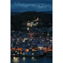 【要クレジット　写真提供：栗山主税】岩屋山から見た西國寺一帯の夜景