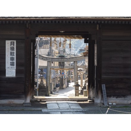 久保亀山八幡神社山門からの風景