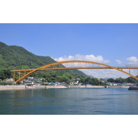 瀬戸田港から見る高根大橋