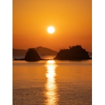八重子島と朝日