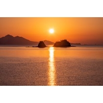 八重子島と朝日