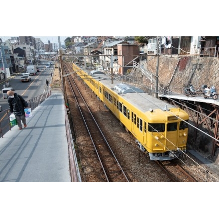 土堂の陸橋と電車