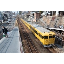 土堂の陸橋と電車