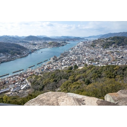 浄土寺山の不動岩から見る冬の尾道