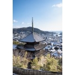 天寧寺三重塔越しの尾道の雪景色