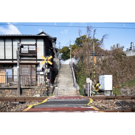 冬の千光寺道の踏切