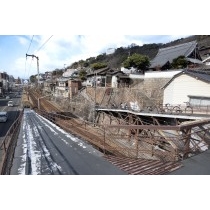 雪が残る土堂陸橋