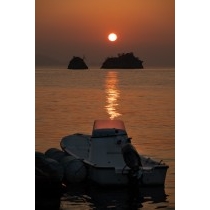 因島・八重子島越しに見る朝風景